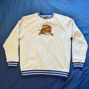 Santa Cruz Skateboards Gray Crewneck Sweater with Tiger Design